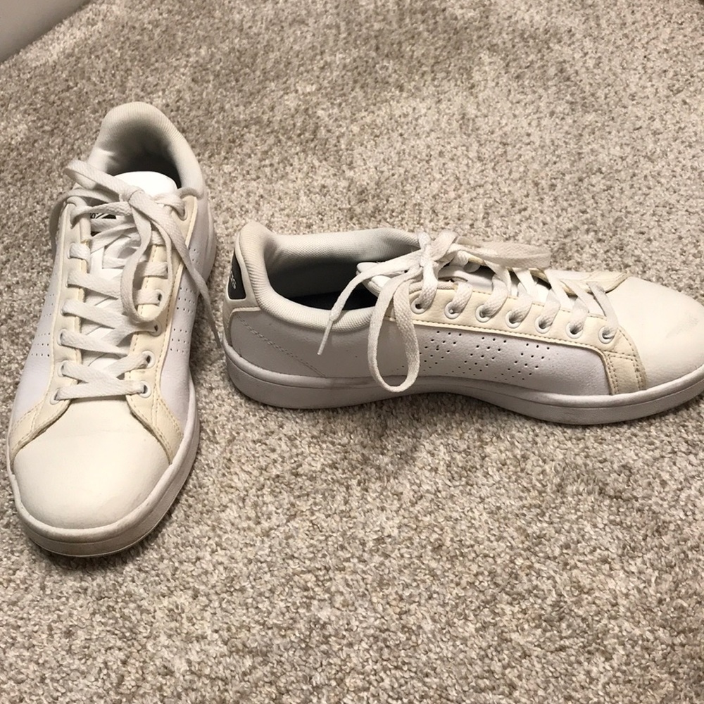 Adidas Cloudfoam white tennis shoes